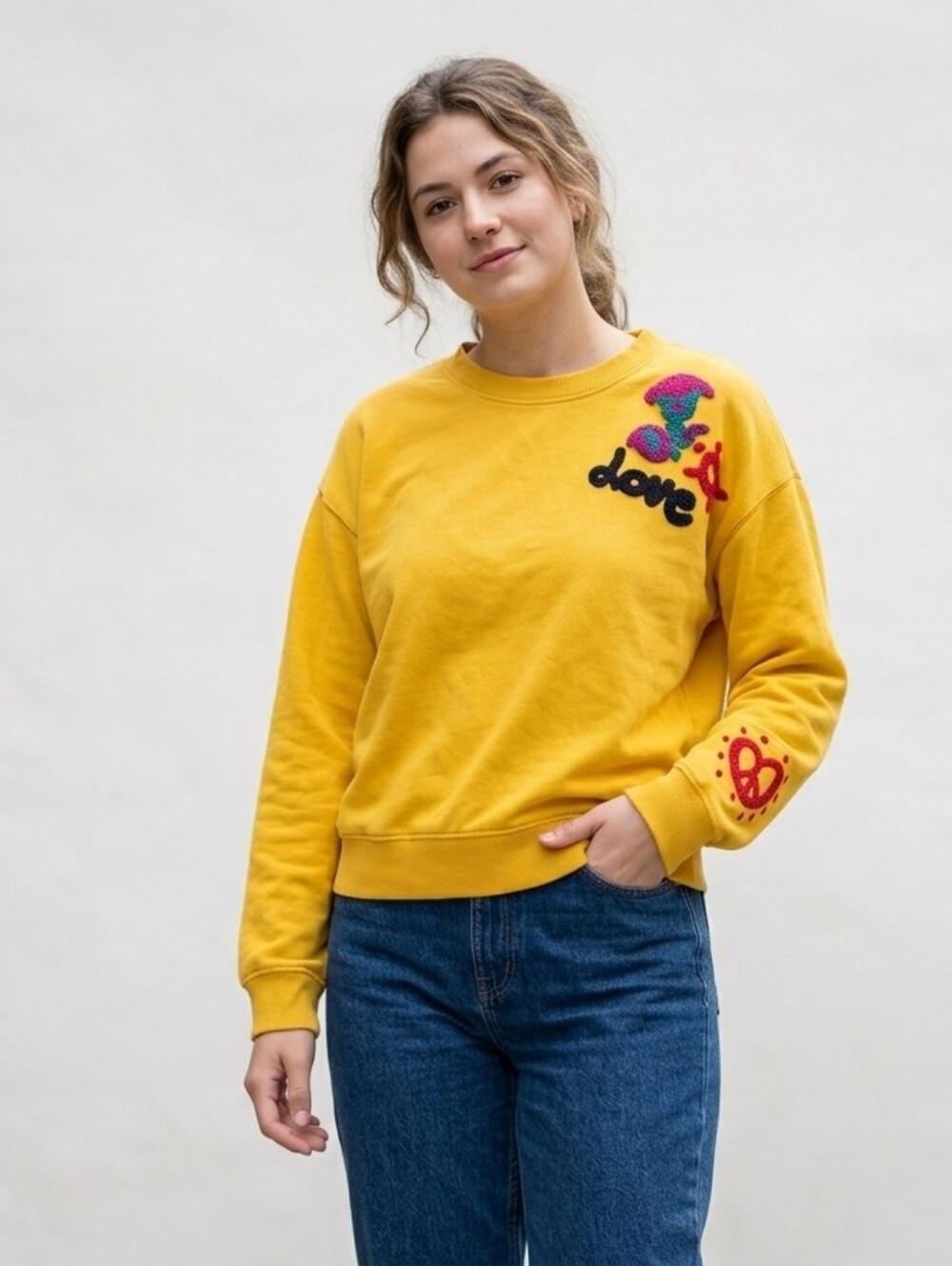 Desigual Gold/Yellow London 'Love' Embroidered Crewneck Sweatshirt Medium